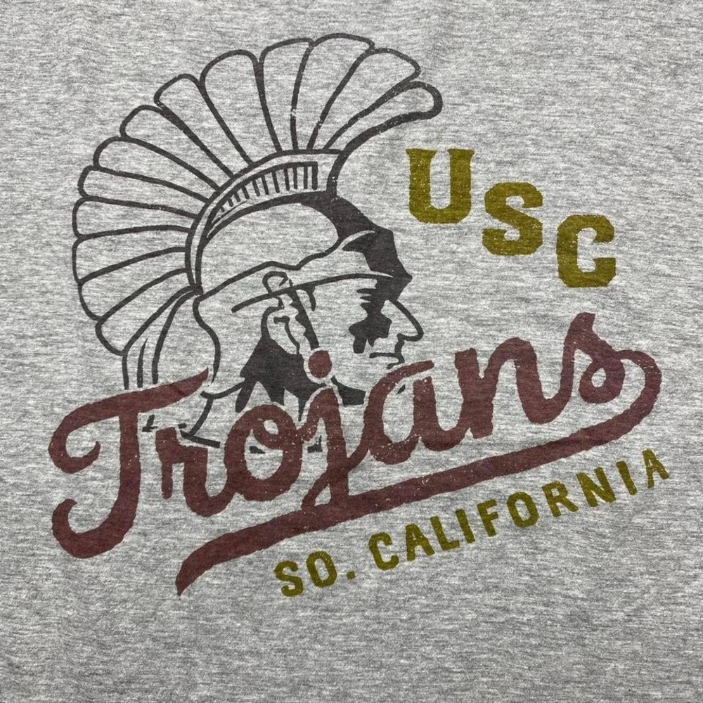 USC‎ Trojans shirt